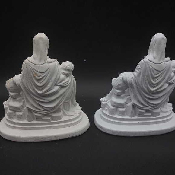 Vintage Plaster Statue of The Pieta -Holy Mary Holding - Picture 6 of 11